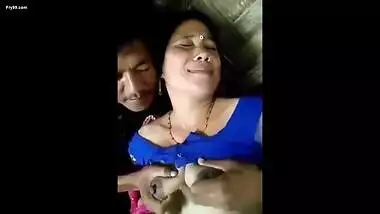 Sucking Next Door Bhabhi Tits