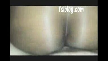 Hot Indian porn of a call-girl giving blowjob