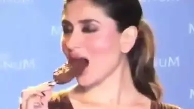 Kareena Kapoor Loves Licking Suckin her...