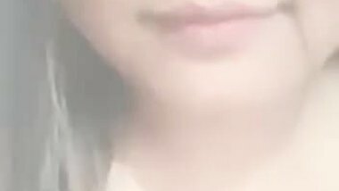 Assame Sexy Girl Showing Her Self