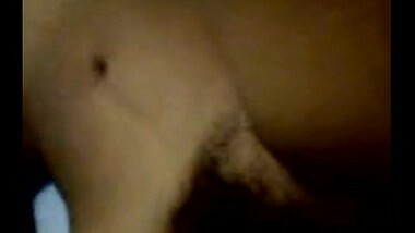 Desi teen flaunting her hairy pussy