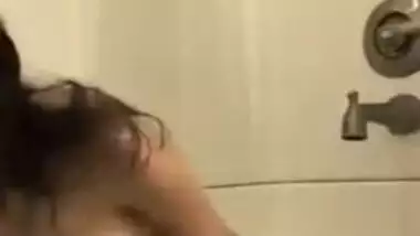 Hannah Davis playing in shower for her cousin in law pt.1