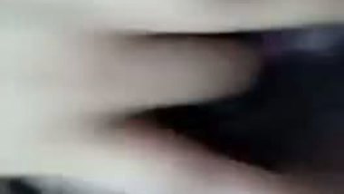 Juicy Desi XXX girl shows her hairy pussy on selfie cam