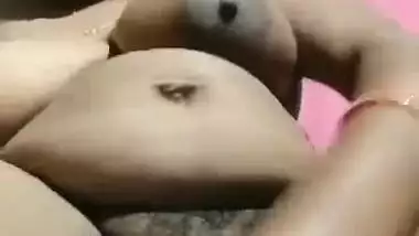 Bhabhi masturbating pussy with cucumber