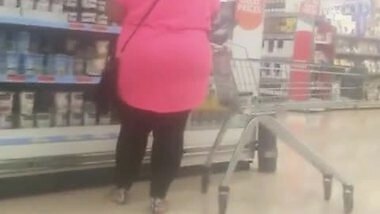 Candid - Thick BBW Paki Milf (Desi aunty)