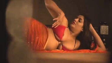 Desi Tits In Orange Saree And Bikini Blouse