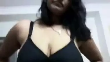Sexy Indian Boobed Aunty 2