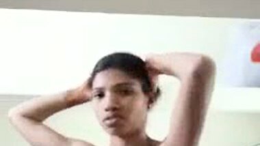 Big boobs desi maid flaunting boobs in boss’ home