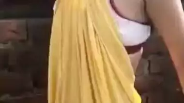 Desi bhabhi bathing video