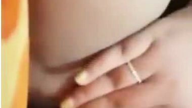 Sexy Girl Shows her Nude Body