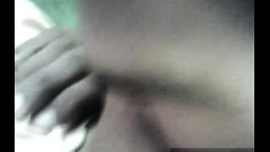 Mallu Girl let boyfriend to press boobs