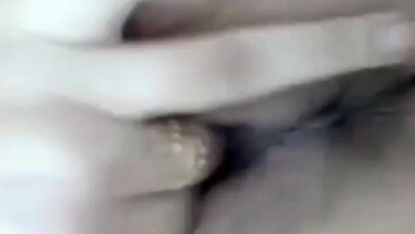 Horny Desi Babe Fingering Her Wet Pussy