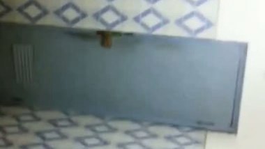 Cute small boobs bhabhi taking naked bath viral video