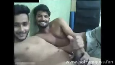 Mumbai guys masturbate on an Indian gay porn webcam