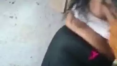Kerala housewife show her boobs 