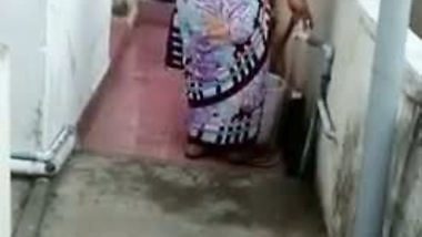 Flashing to neighbor desi aunty