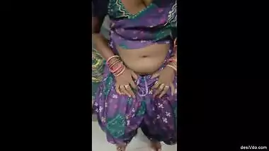 Desi mature Bhabhi Blowjob and Fucked Part 2