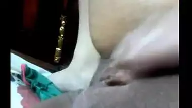 Hot sex video of a teen girl masturbating