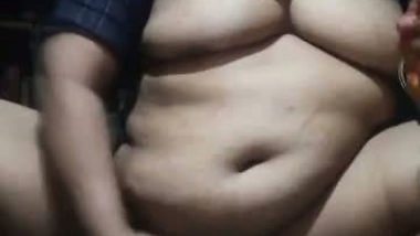 Desi nude aunt masturbates with a plastic bottle