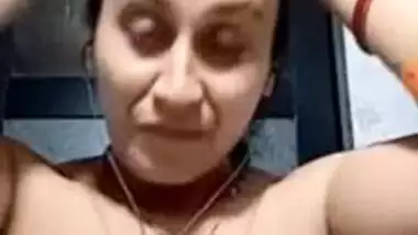 Desi aunty show her big boob