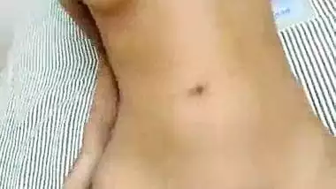 Amateur Indian nude girl sex with her bf goes viral