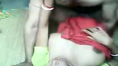 Bangla xxx MMS of a busty desi lady with her lover