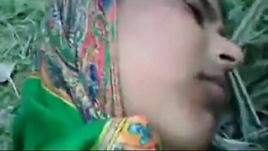 Gaziabad muslim village bhabhi outdoor sex with next door guy
