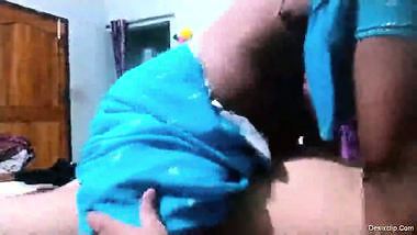 Hot Wife Fucking with Her Boyfriend to Penetrate Hard Inside Pussy