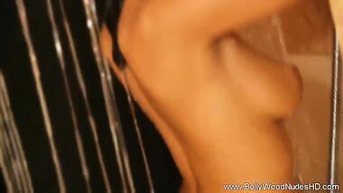 Body Cleansing Style From Bollywood Nudes