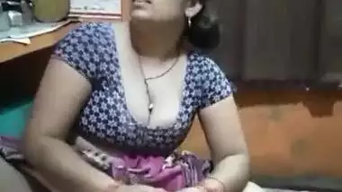Sexy Indian Bhabhi PriyaRani Bathing Video Part 1