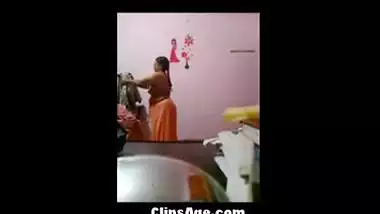 Indian aunty changing dress in free porn tube