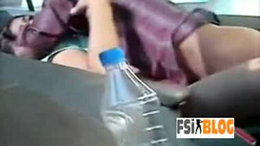 Amateur asian fucks in car