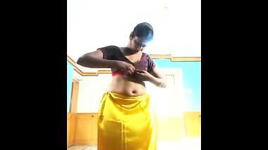 Indian porn tube of Swathi Naidu dress change