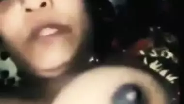 Desi hot bhabi show her big boob