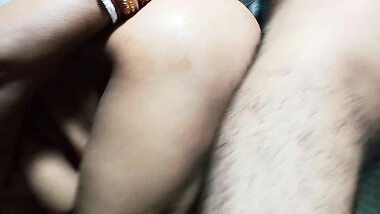 Meri nokranai ne muje bathroom me nahate huye chupke se dekha fir chut pel-wayi