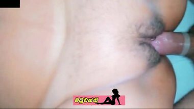 මසාජ් එකෙන් පටන් අරන් cream දාල පුකෙත් ඇරලා නැවතුනේ. Sri Lankan hot girl gets a happy ending massage