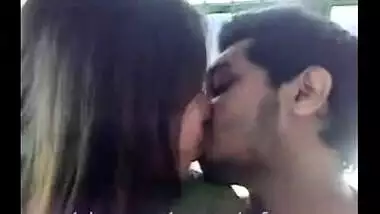 Karachi Romantic Kiss