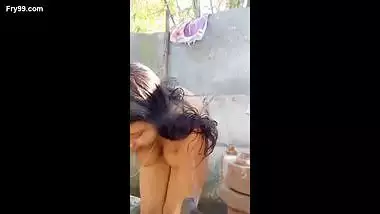 a begali village aunty shower
