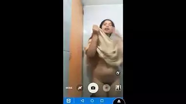Bangladeshi wife nude MMS video leaked