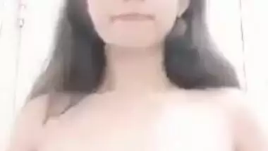 Cute Desi Girl Showing boobs