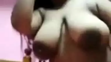 Breasty obese Telugu girl exposing her nude body assets