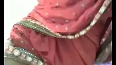Tamil huge boobs aunty in saree