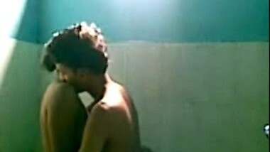 22 aunty sex wit lover in bathroom hot