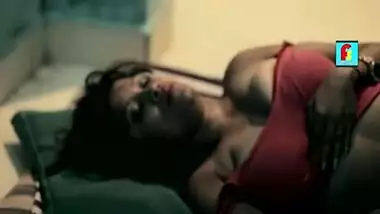 Sex movie download of an Indian romantic youngsters