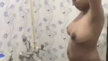 Sexy Bhabi bathing Nude Secretly Captured