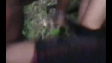 Andhra cheating wife enjoys outdoor sex with neighbor lover