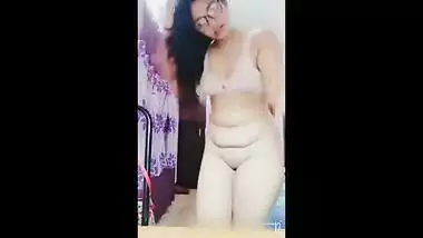 Desi sexy babe XXX show her nude fat body