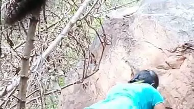 Crazy guy shoots his outdoor sex MMS with a whore