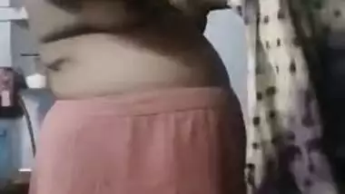 After sex affair chubby Desi woman permits lover to take look on XXX tits