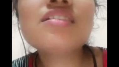 Big melons girlfriend topless viral video call